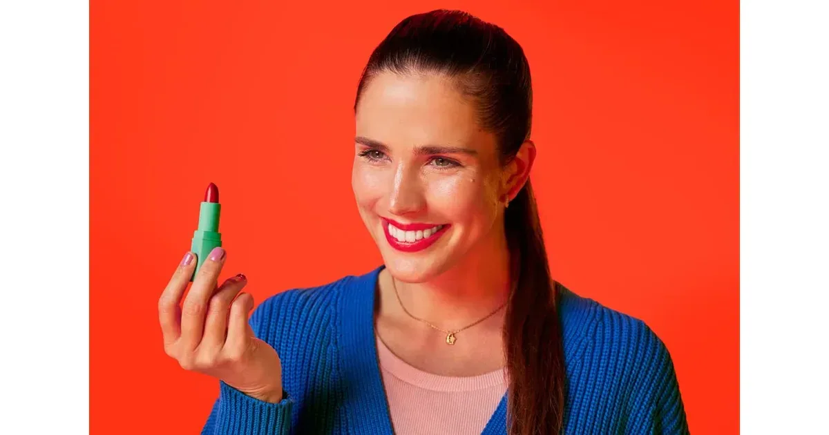Amazon Ads social card about Valentine’s Day beauty marketing